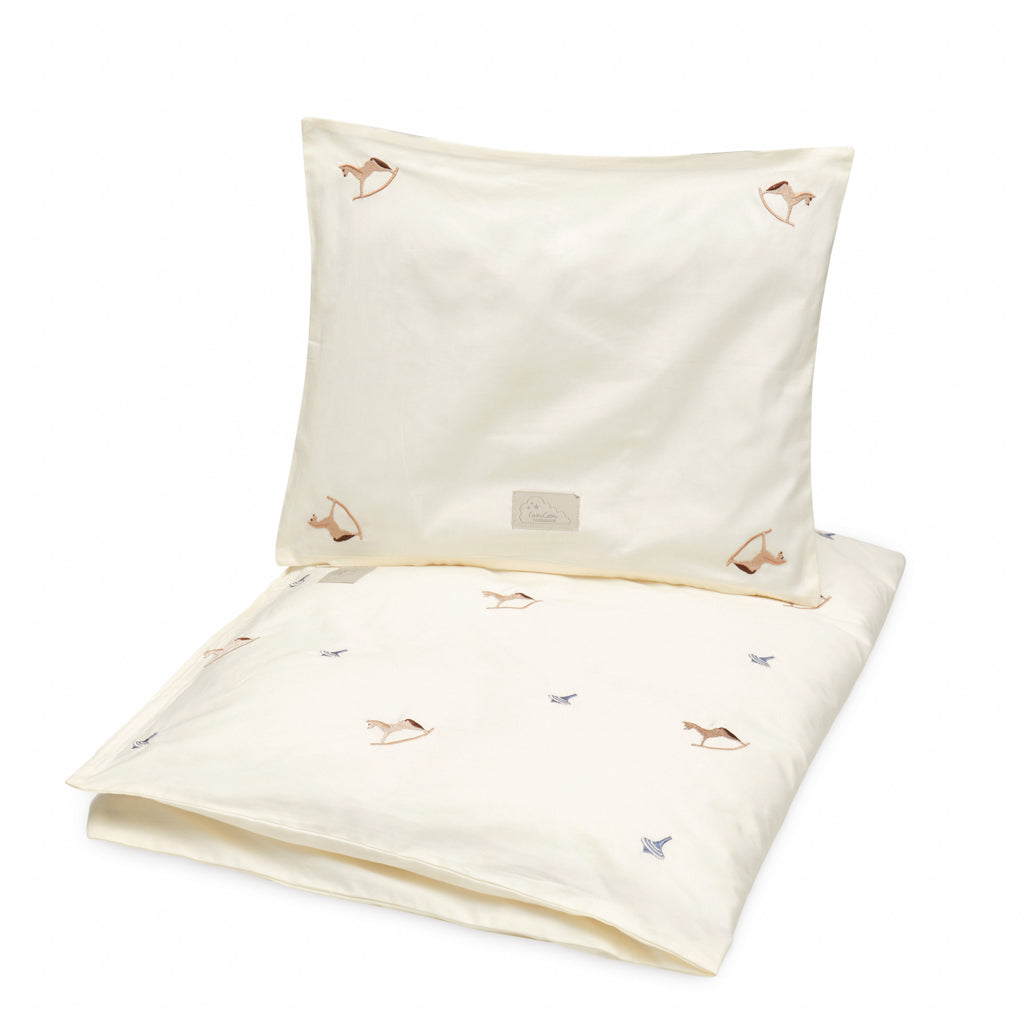 Broderet Sengetøj, Baby, 70x100cm - GOTS - Vintage Toys