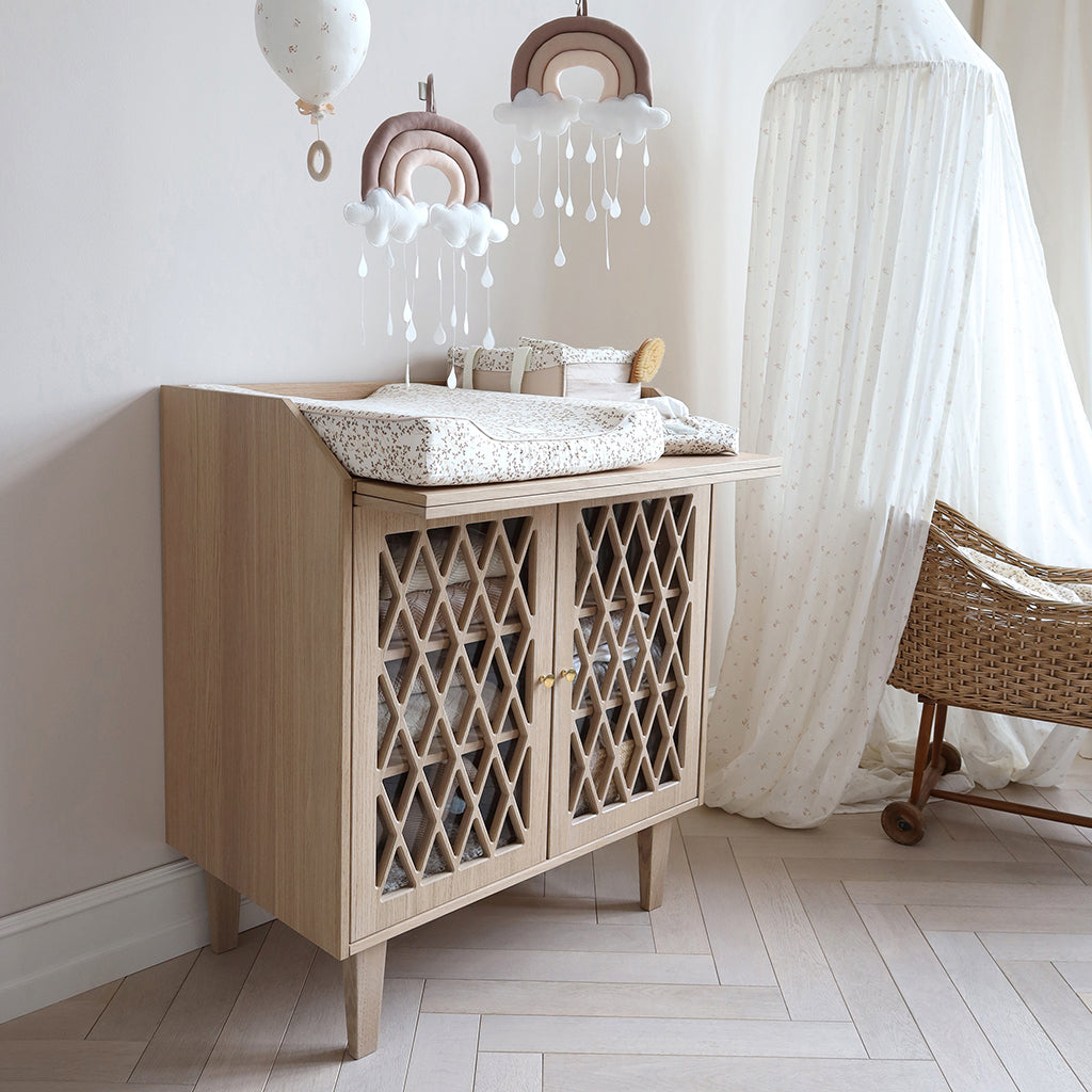 Harlequin Changing Table, FSC Mix - Oak