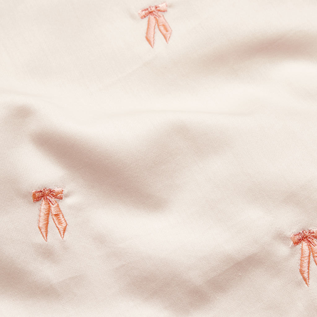 Broderet Sengetøj, Baby, 70x100cm - GOTS - Bows