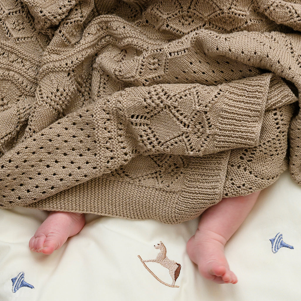 Broderet Sengetøj, Baby, 70x100cm - GOTS - Vintage Toys